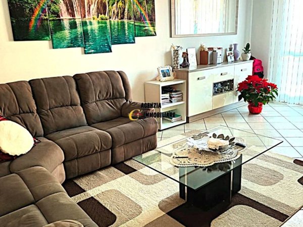 casa indipendente in vendita a Camaiore in zona Capezzano Pianore