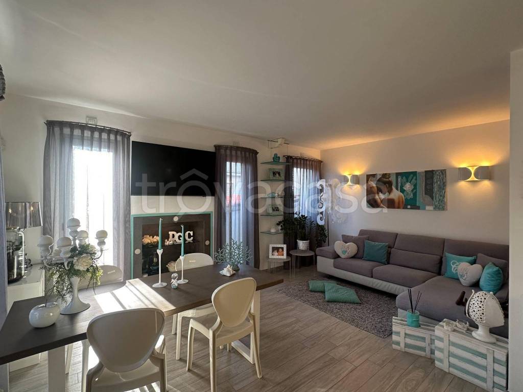 casa indipendente in vendita a Camaiore in zona Lido di Camaiore