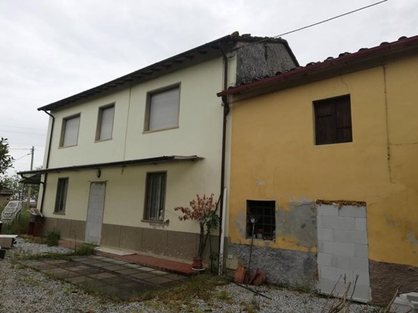 casa indipendente in vendita a Camaiore in zona Capezzano Pianore