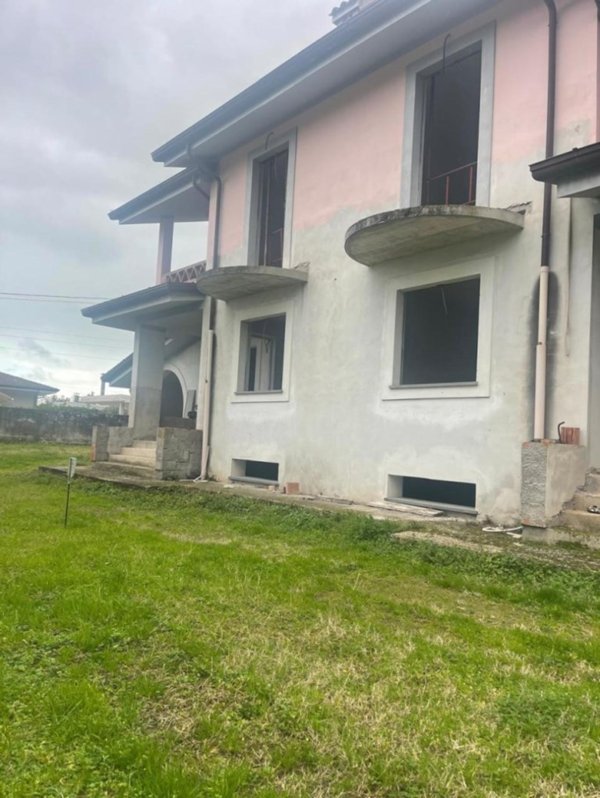 casa indipendente in vendita a Camaiore