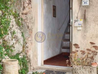 intera palazzina in vendita a Camaiore in zona Monteggiori