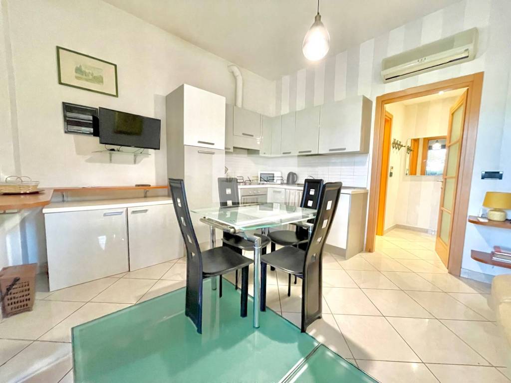 appartamento in vendita a Camaiore in zona Lido di Camaiore
