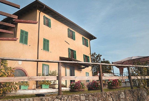 casa indipendente in vendita a Camaiore