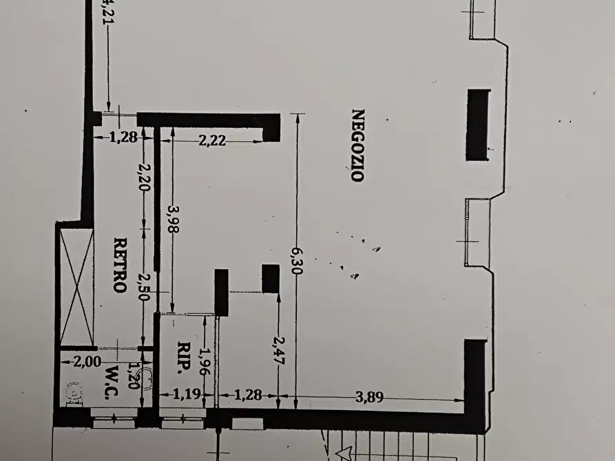 negozio in vendita a Camaiore in zona Lido di Camaiore