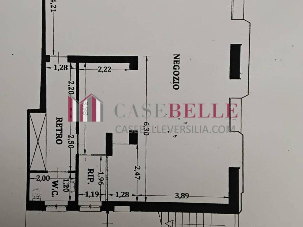 negozio in vendita a Camaiore in zona Lido di Camaiore