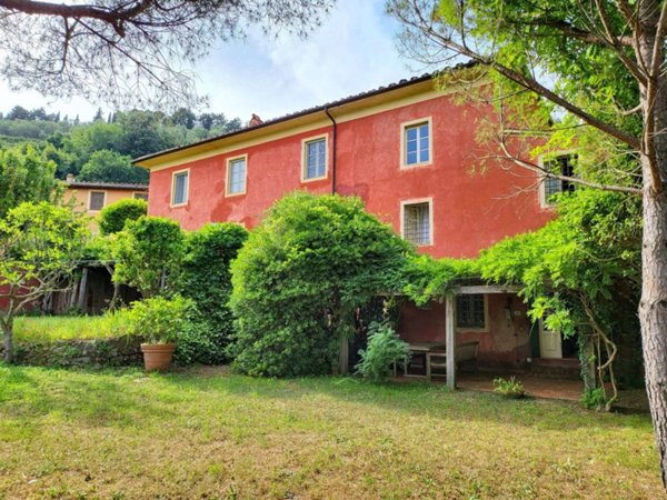 casa indipendente in vendita a Camaiore in zona Orbicciano