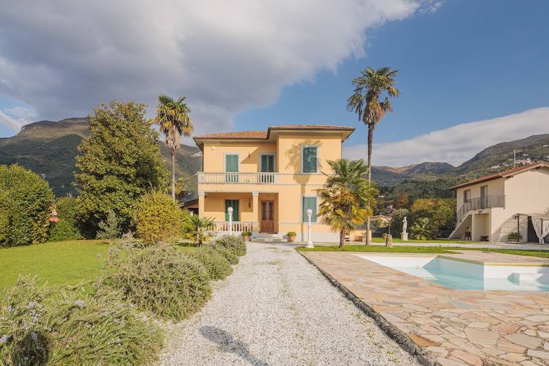 casa indipendente in vendita a Camaiore