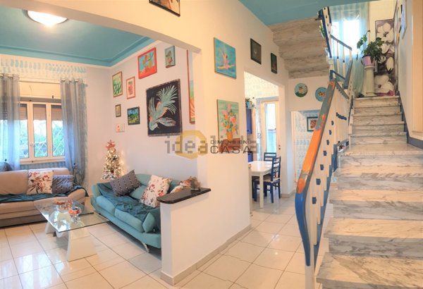 casa indipendente in vendita a Camaiore in zona Lido di Camaiore