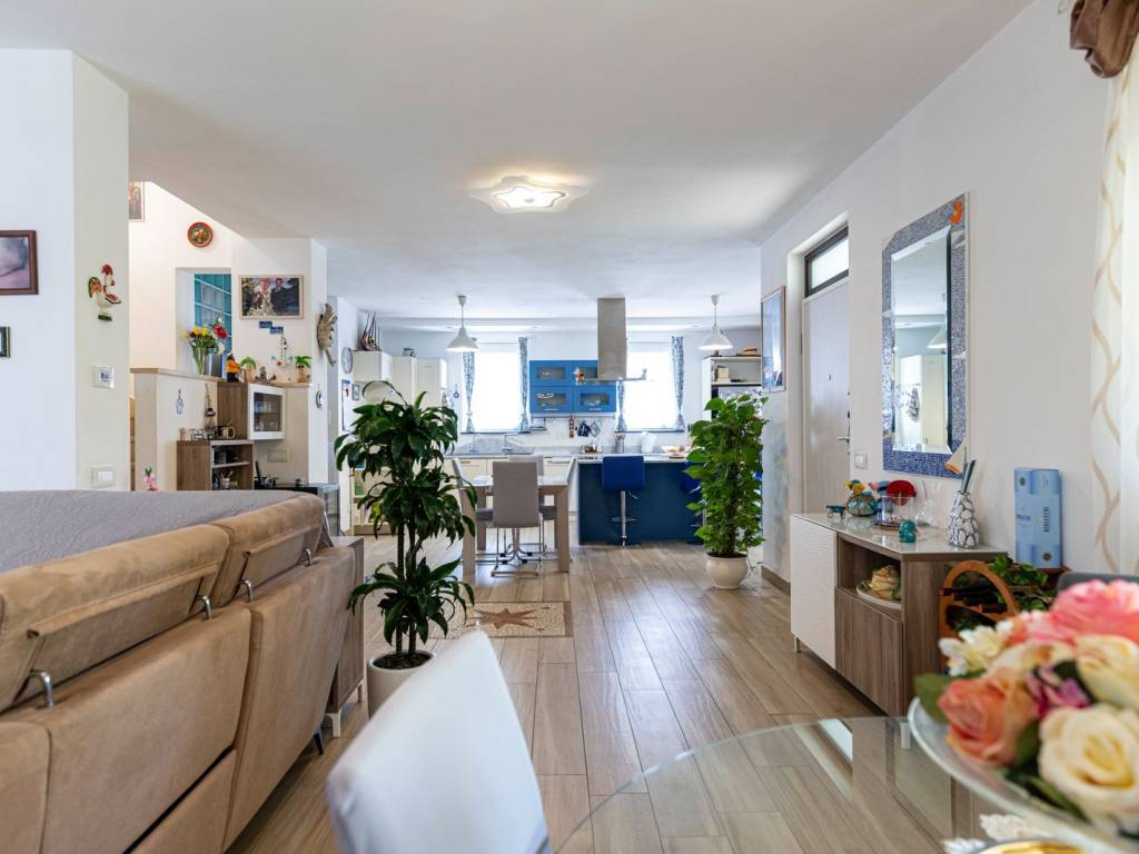 casa indipendente in vendita a Camaiore in zona Lido di Camaiore