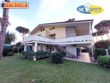 casa indipendente in vendita a Camaiore in zona Lido di Camaiore