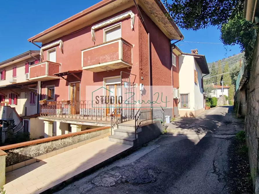 casa semindipendente in vendita a Camaiore