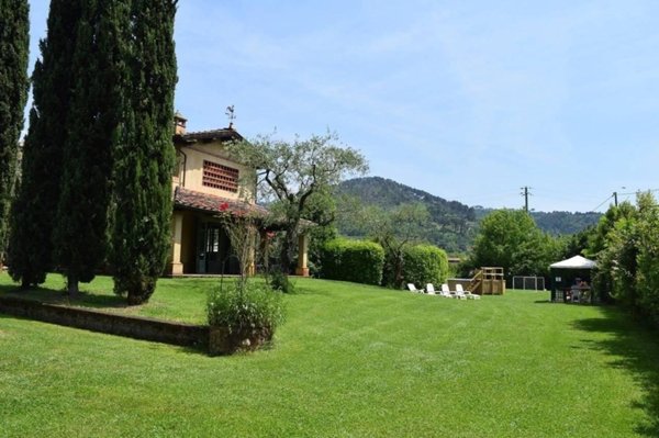 casa indipendente in vendita a Camaiore