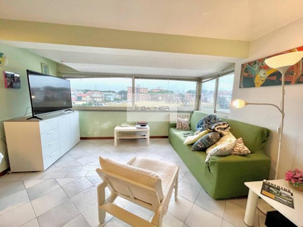 appartamento in vendita a Camaiore in zona Lido di Camaiore