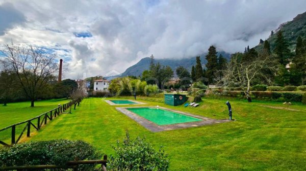 appartamento in vendita a Camaiore in zona Lombrici
