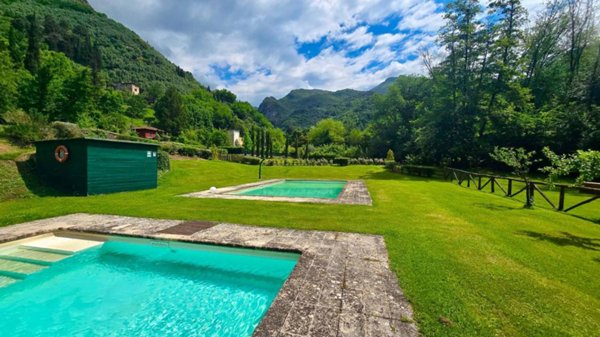 appartamento in vendita a Camaiore in zona Lombrici