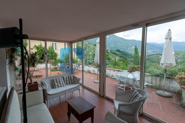 casa indipendente in vendita a Camaiore in zona Monteggiori