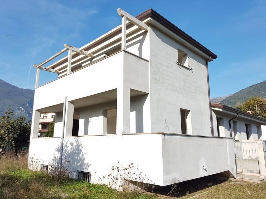 casa indipendente in vendita a Camaiore