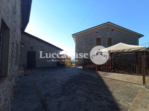 villa in vendita a Camaiore in zona Gombitelli