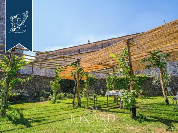 negozio in vendita a Camaiore in zona Pedona