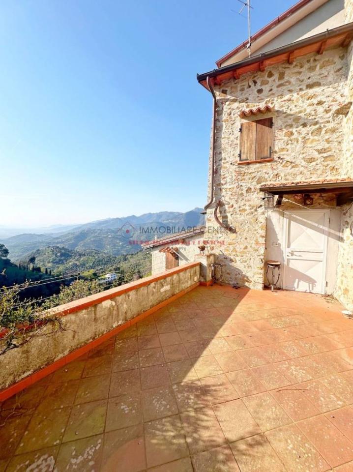 casa indipendente in vendita a Camaiore