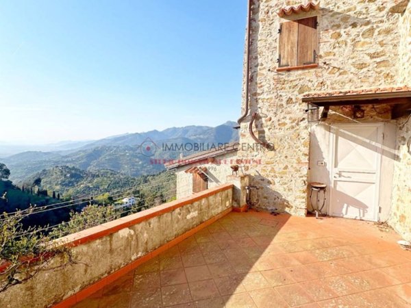 casa indipendente in vendita a Camaiore