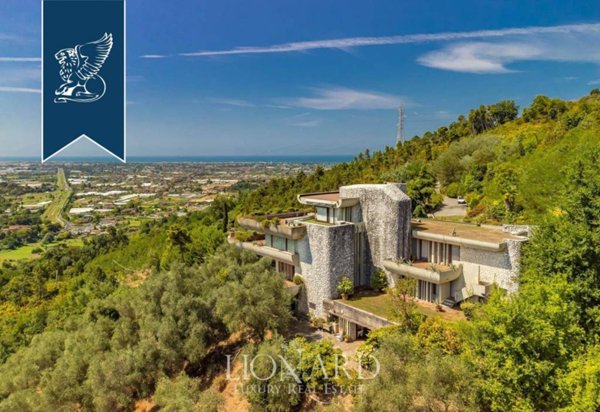 casa indipendente in vendita a Camaiore
