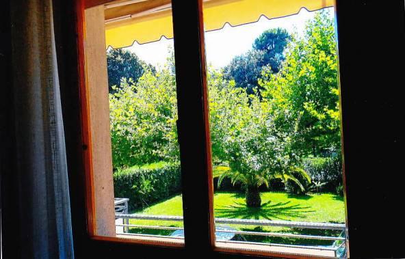 appartamento in vendita a Camaiore in zona Lido di Camaiore