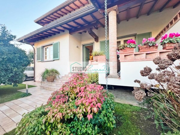 casa indipendente in vendita a Camaiore in zona Capezzano Pianore