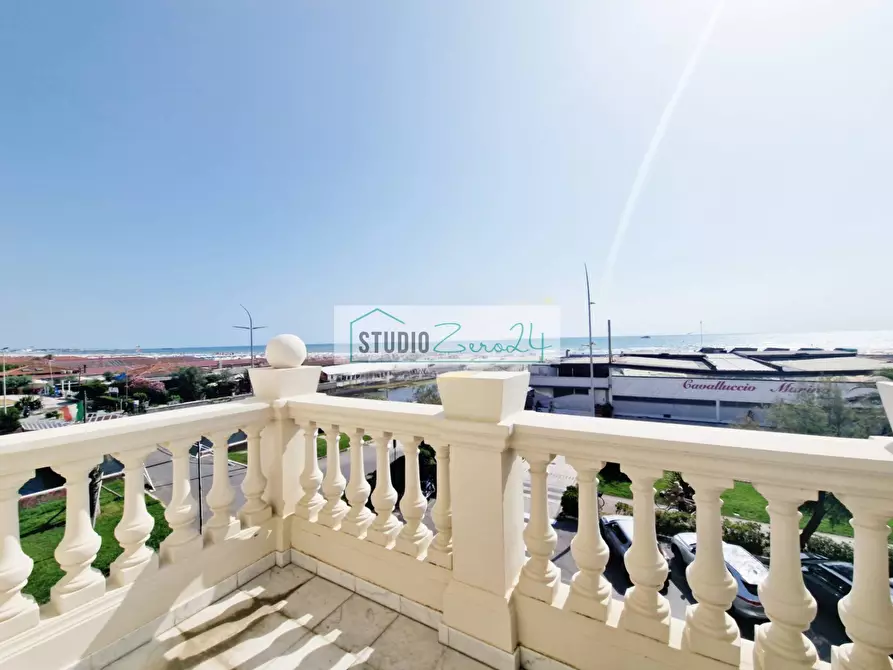 appartamento in vendita a Camaiore in zona Lido di Camaiore