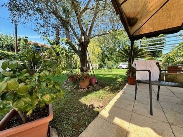 casa indipendente in vendita a Camaiore in zona Lido di Camaiore