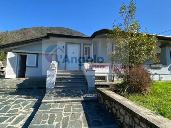 casa indipendente in vendita a Camaiore