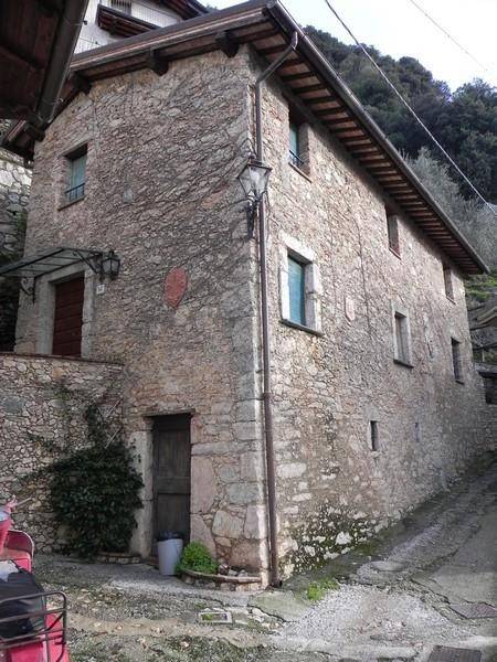 pentavano in vendita a Camaiore in zona Vado