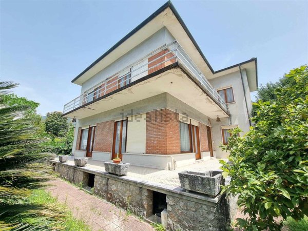 casa indipendente in vendita a Camaiore in zona Vado