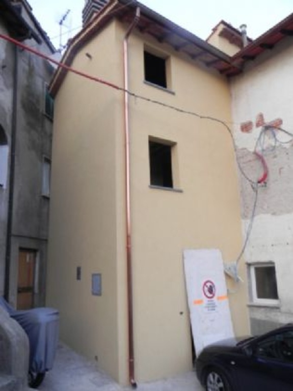 casa indipendente in vendita a Camaiore in zona Vado