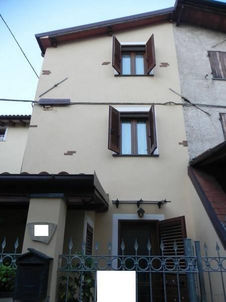 casa indipendente in vendita a Camaiore