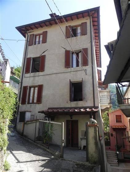casa indipendente in vendita a Camaiore
