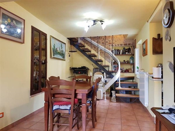 casa indipendente in vendita a Camaiore