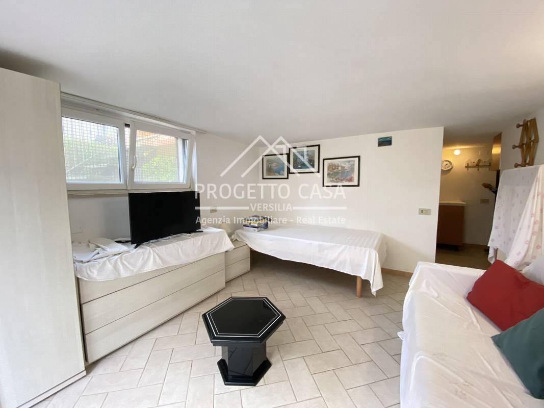 appartamento in vendita a Camaiore in zona Lido di Camaiore