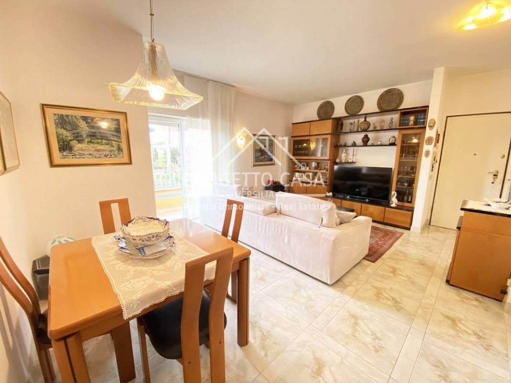 appartamento in vendita a Camaiore in zona Lido di Camaiore