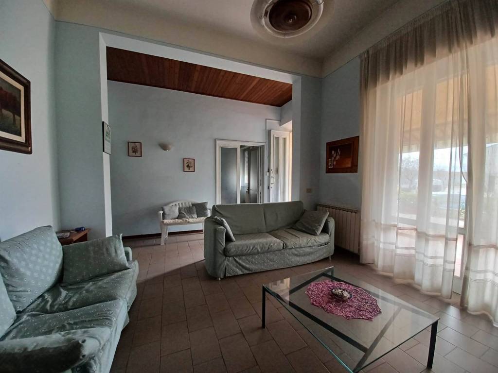 appartamento in vendita a Camaiore in zona Lido di Camaiore