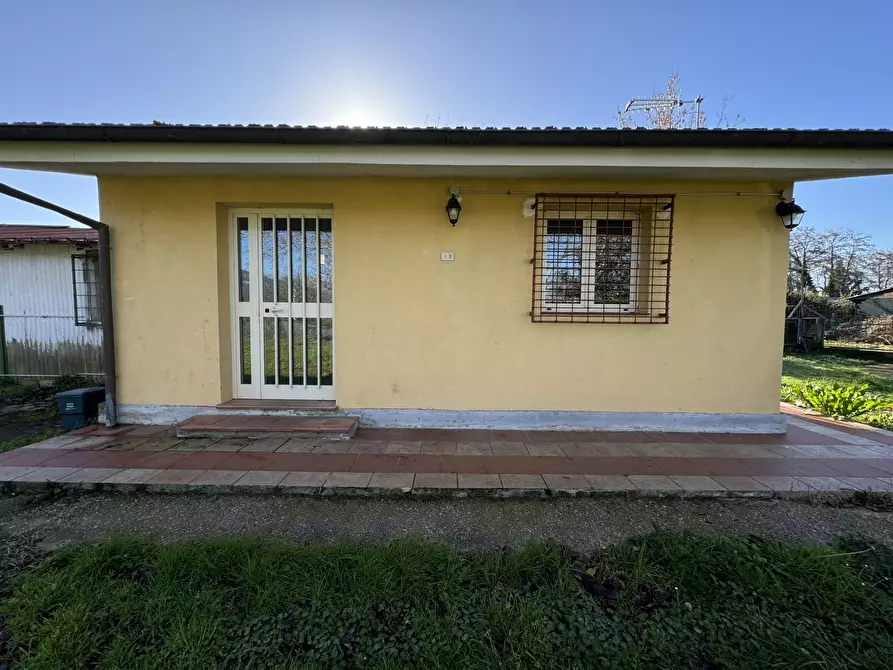 locale di sgombero in vendita a Camaiore in zona Capezzano Pianore
