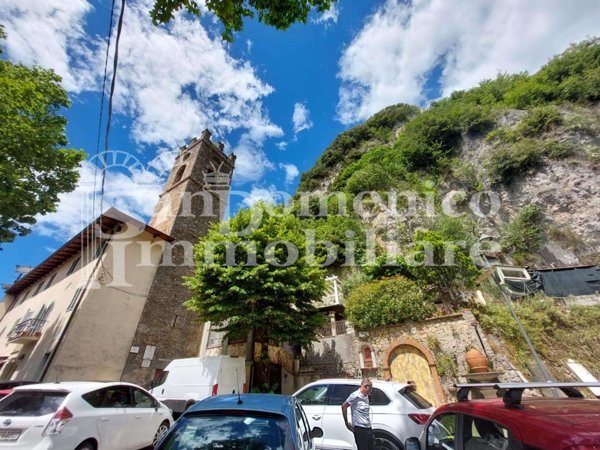 intera palazzina in vendita a Camaiore in zona Casoli