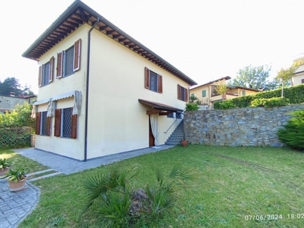 casa indipendente in vendita a Camaiore
