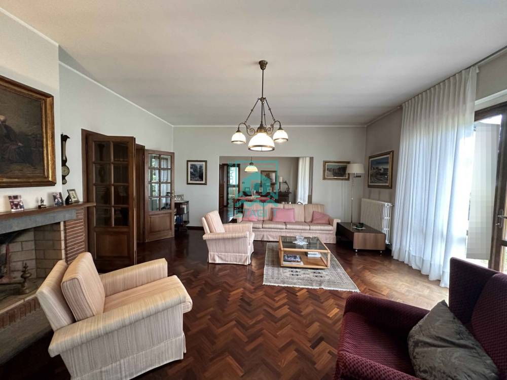 appartamento in vendita a Camaiore in zona Lido di Camaiore