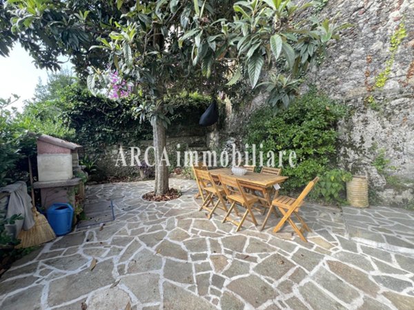 casa indipendente in vendita a Camaiore