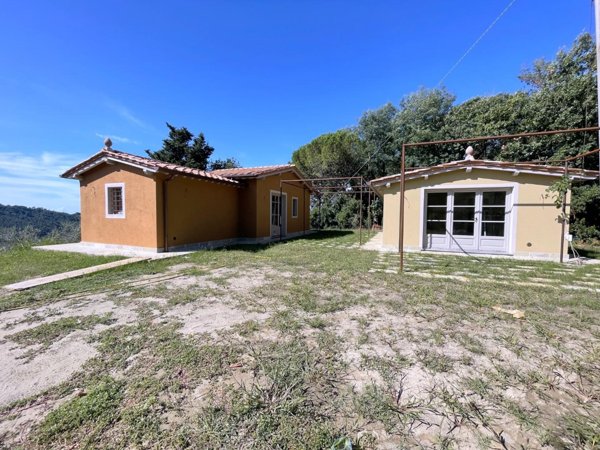 casa indipendente in vendita a Camaiore