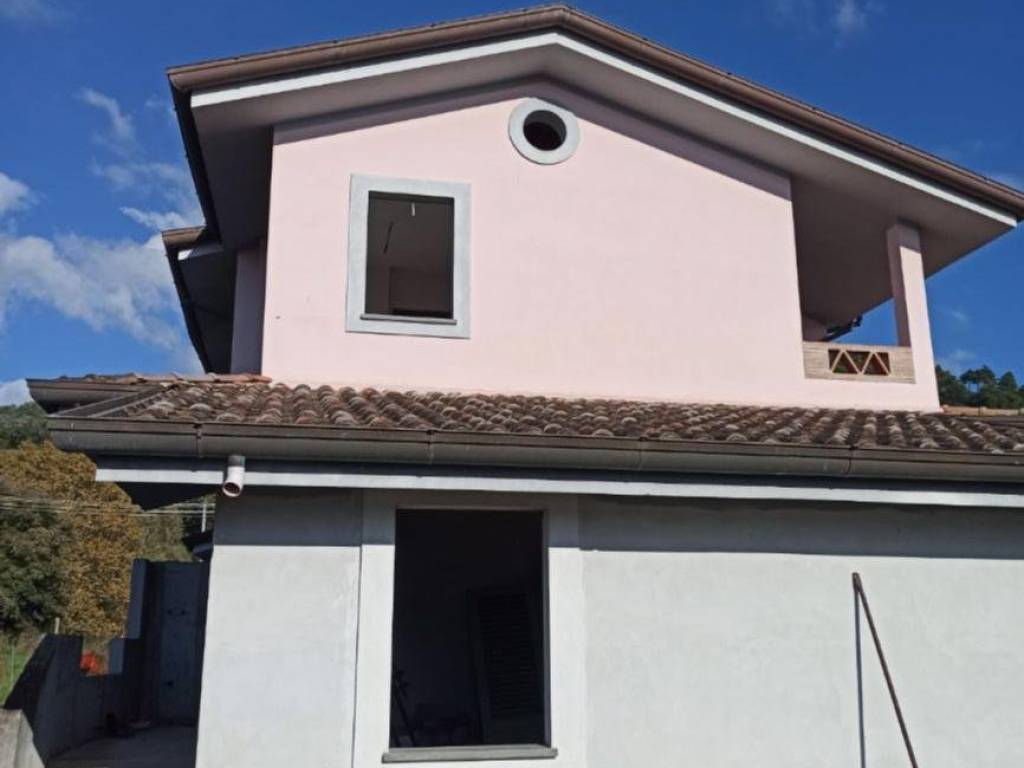 casa indipendente in vendita a Camaiore in zona Capezzano Pianore