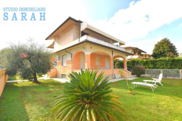 casa indipendente in vendita a Camaiore in zona Lido di Camaiore