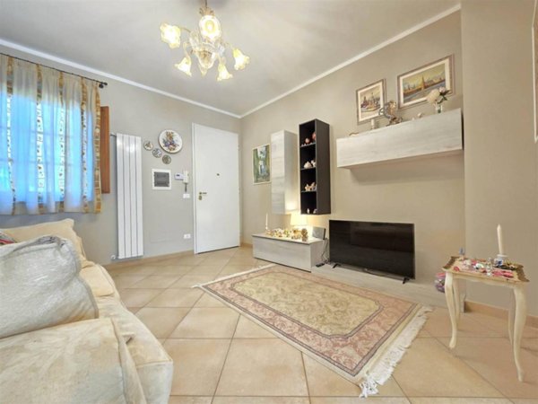 casa indipendente in vendita a Camaiore