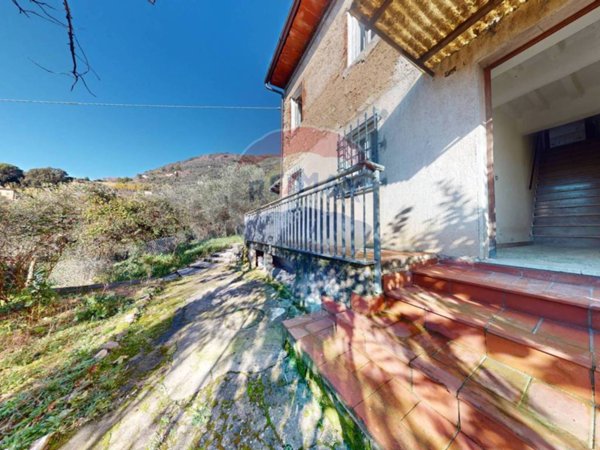 casa indipendente in vendita a Camaiore